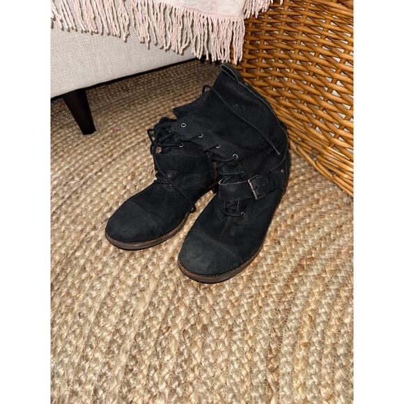 UGG Australia Marela suede lace-up combat boots in black size 9 - Picture 2 of 6